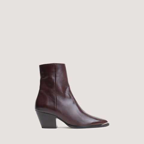 Bottines &agrave; talons et embouts argent&eacute;s marron