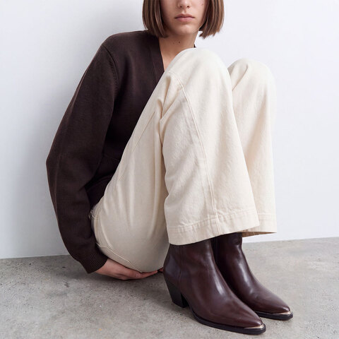 Bottines &agrave; talons et embouts argent&eacute;s marron