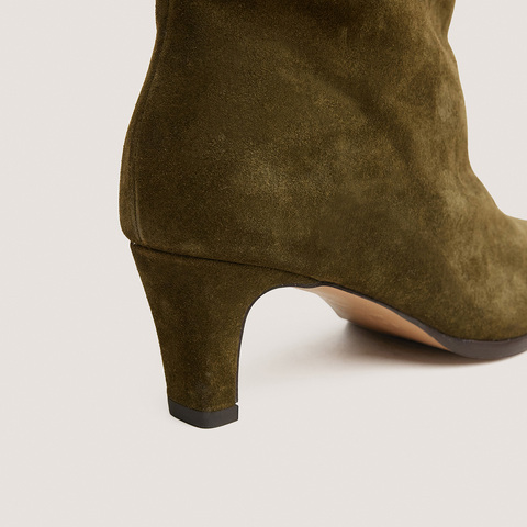 Bottines &agrave; talons et bouts pointus kaki