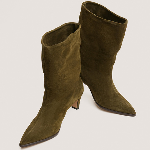 Bottines &agrave; talons et bouts pointus kaki