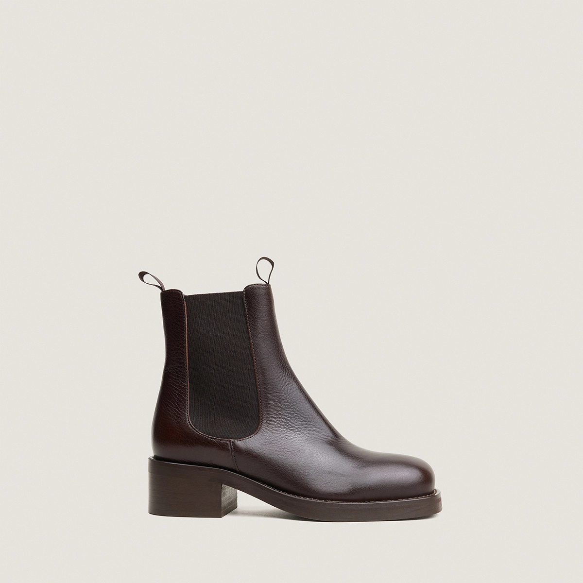 Boots Chelsea à talons et bouts ronds en cuir grainé marron foncé | DIALO | Jonak