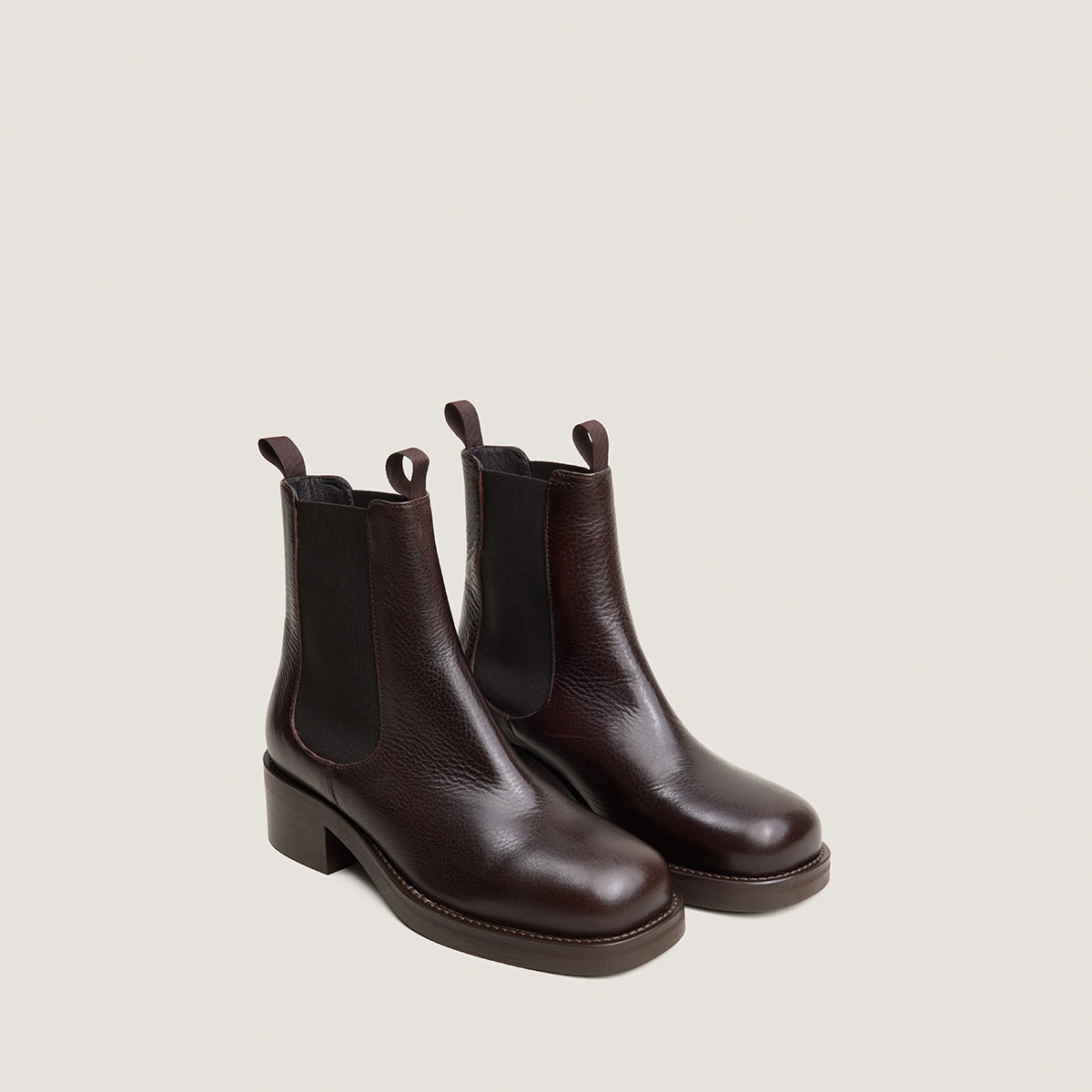 Boots Chelsea à talons et bouts ronds en cuir grainé marron foncé | DIALO | Jonak