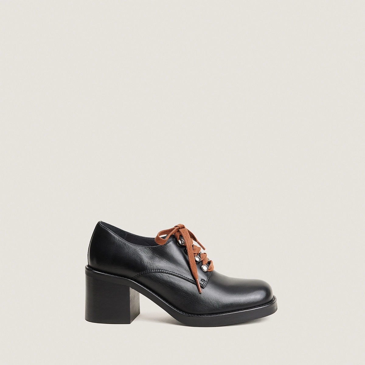 Derbies à talon en cuir noir | DIVALUS | Jonak