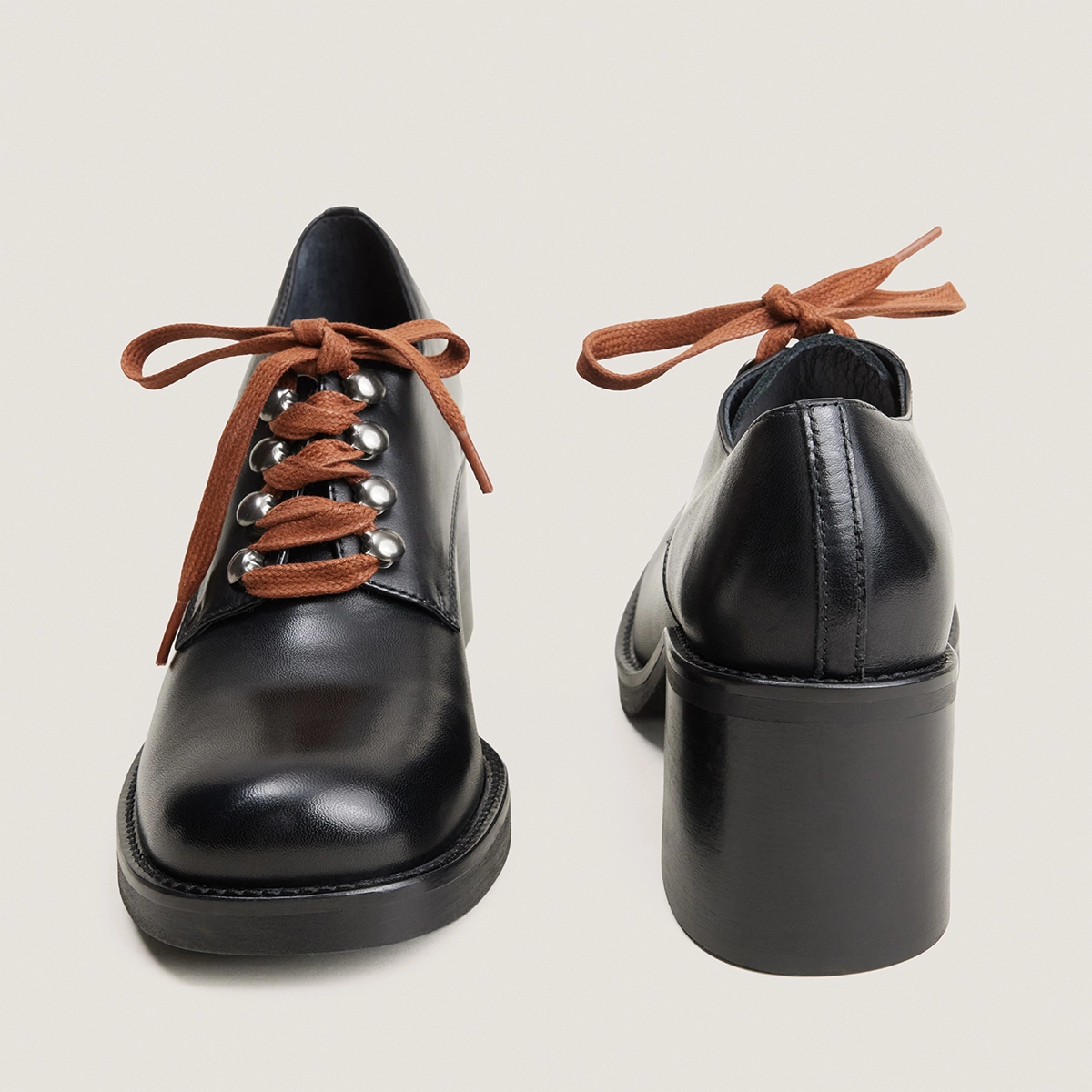 Derbies à talon en cuir noir | DIVALUS | Jonak