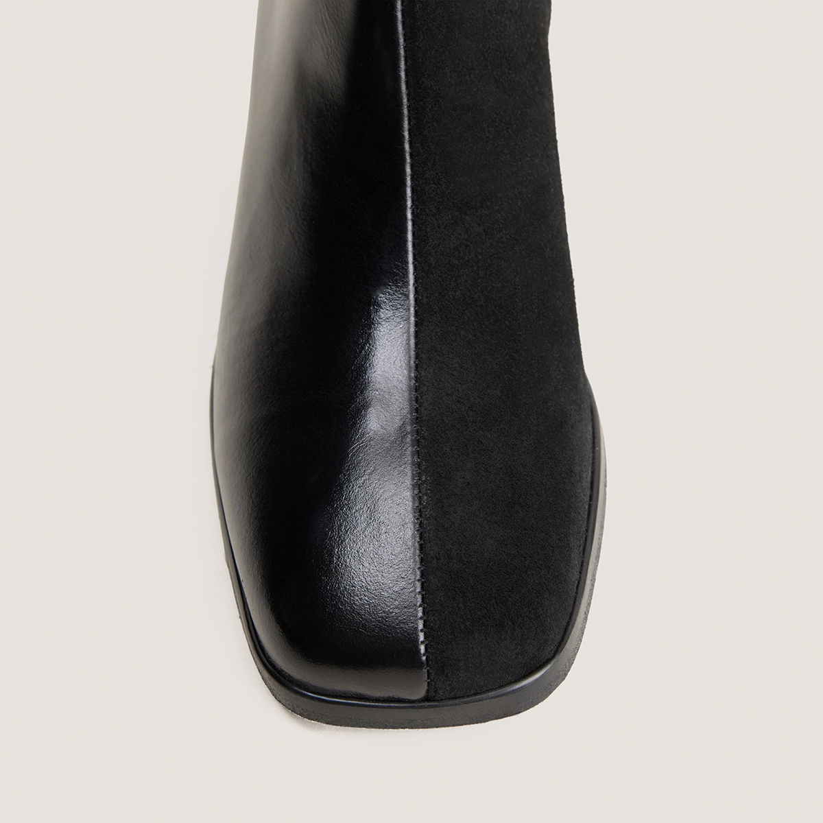 Boots &agrave; talon en cuir noir et croute noire | VIPO | Jonak