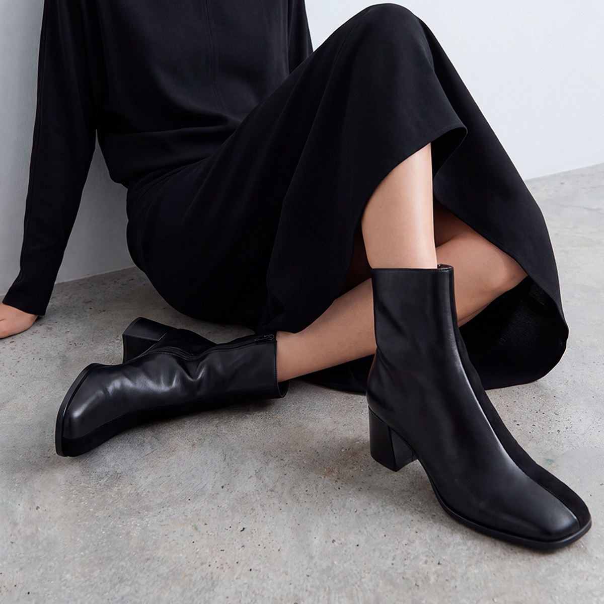 Bottines &agrave; talon noir