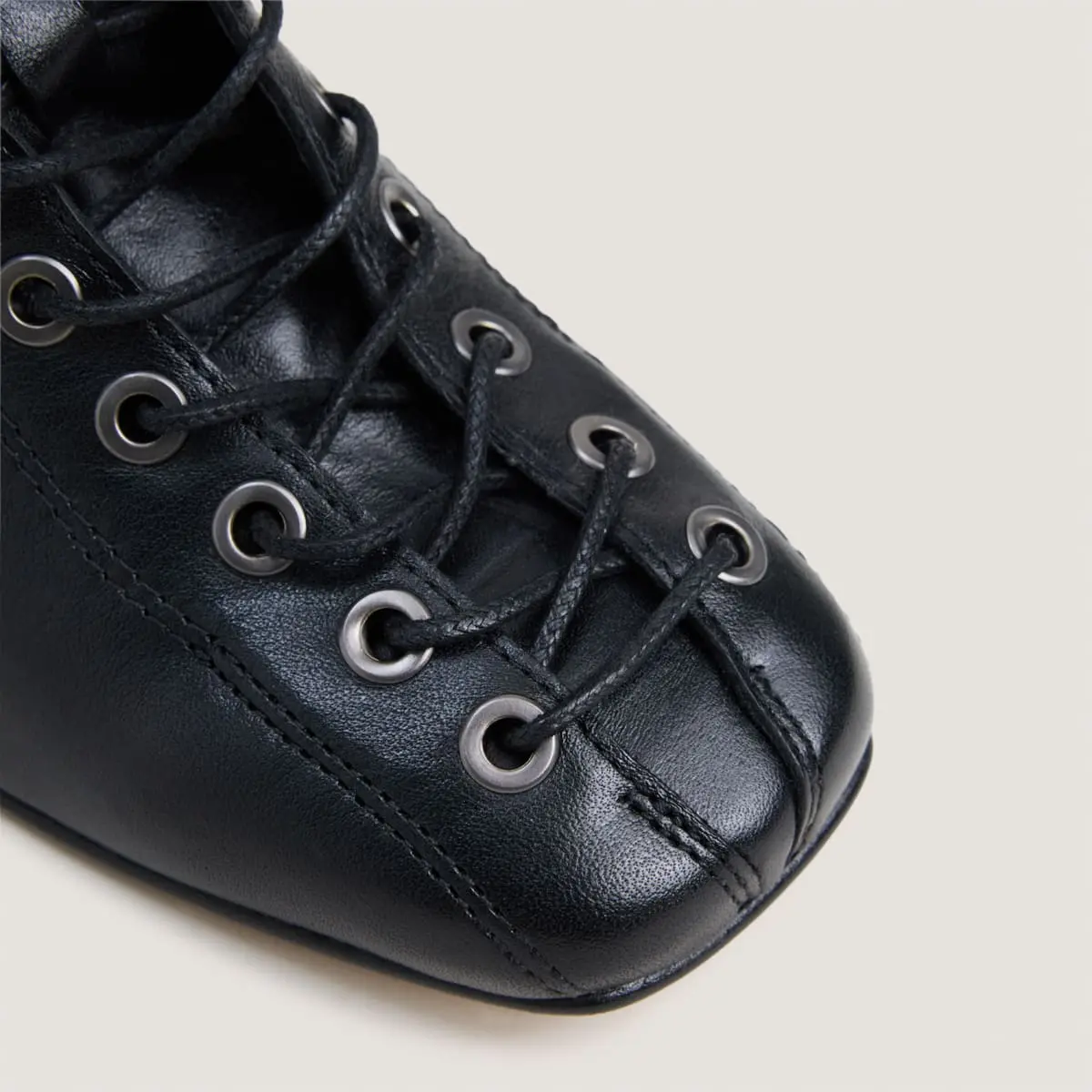 Bottine à talon en cuir noir | VAMELINE | Jonak
