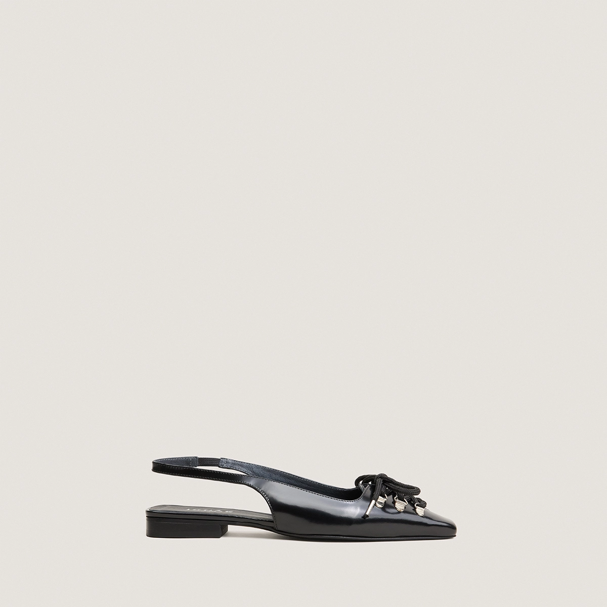 Ballerines slingbacks à lacets en cuir glacé noir | DINOU | Jonak