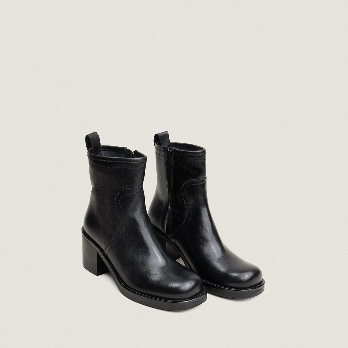 Bottines à talon en cuir noir | DIVALO | Jonak