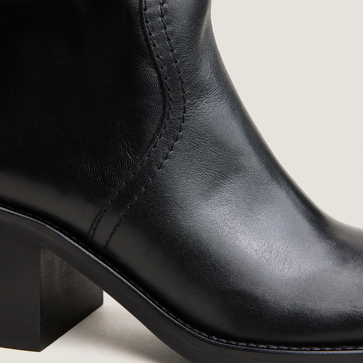 Bottines à talon en cuir noir | DIVALO | Jonak