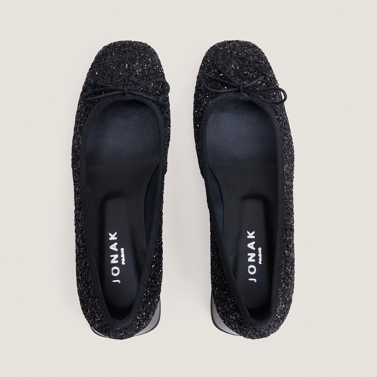 Ballerines à bouts ronds en glitter noir et vernis noir | DYBIL | Jonak