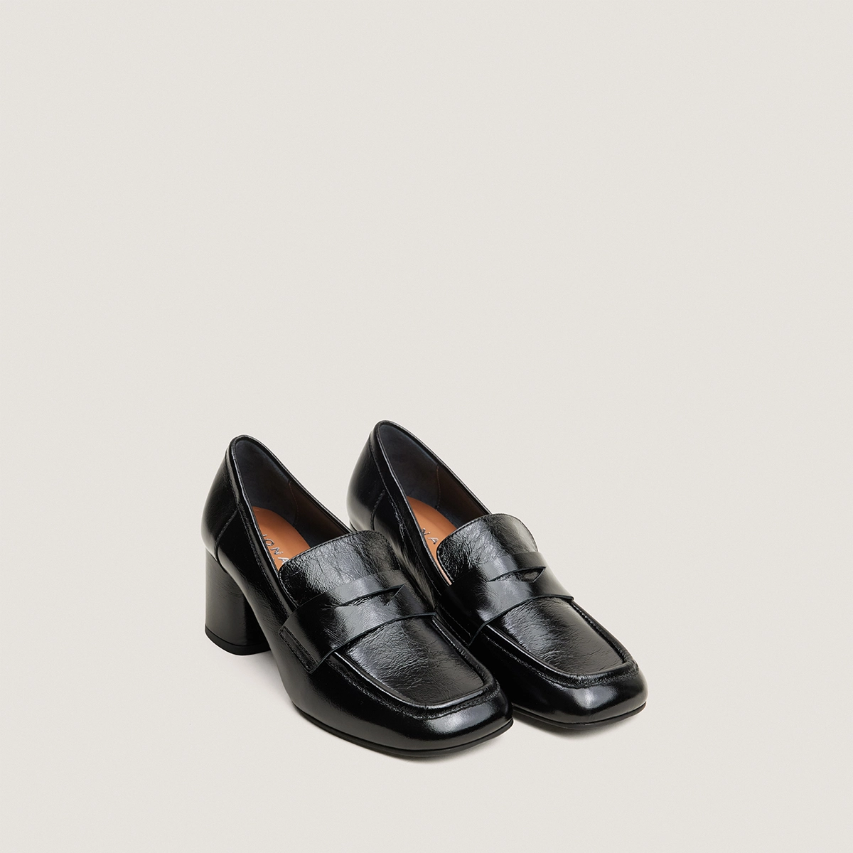 Mocassins à bouts carrés en cuir brillant noir | DUCHE | Jonak