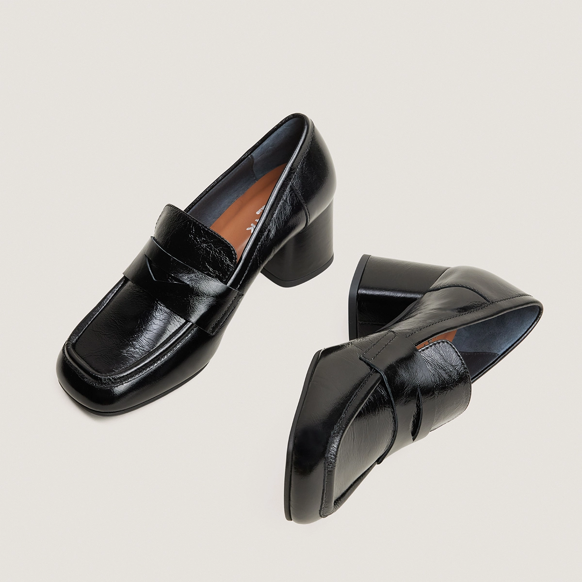 Mocassins à bouts carrés en cuir brillant noir | DUCHE | Jonak