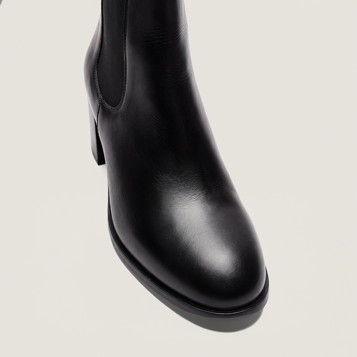 Boots à bouts ronds en cuir noir | DIBRE | Jonak