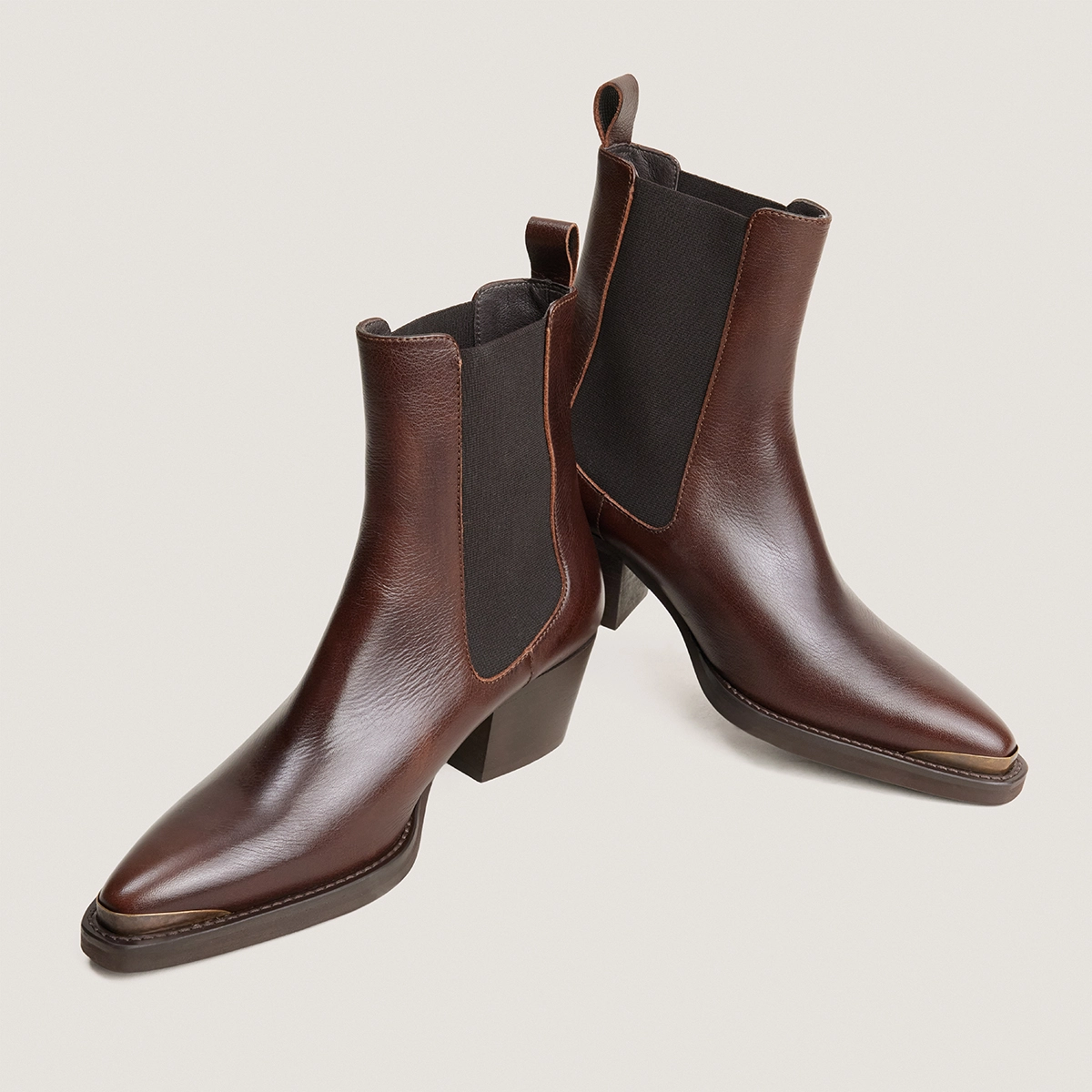 Boots &agrave; bouts pointus en cuir grain&eacute; marron | DELIRIUM | Jonak