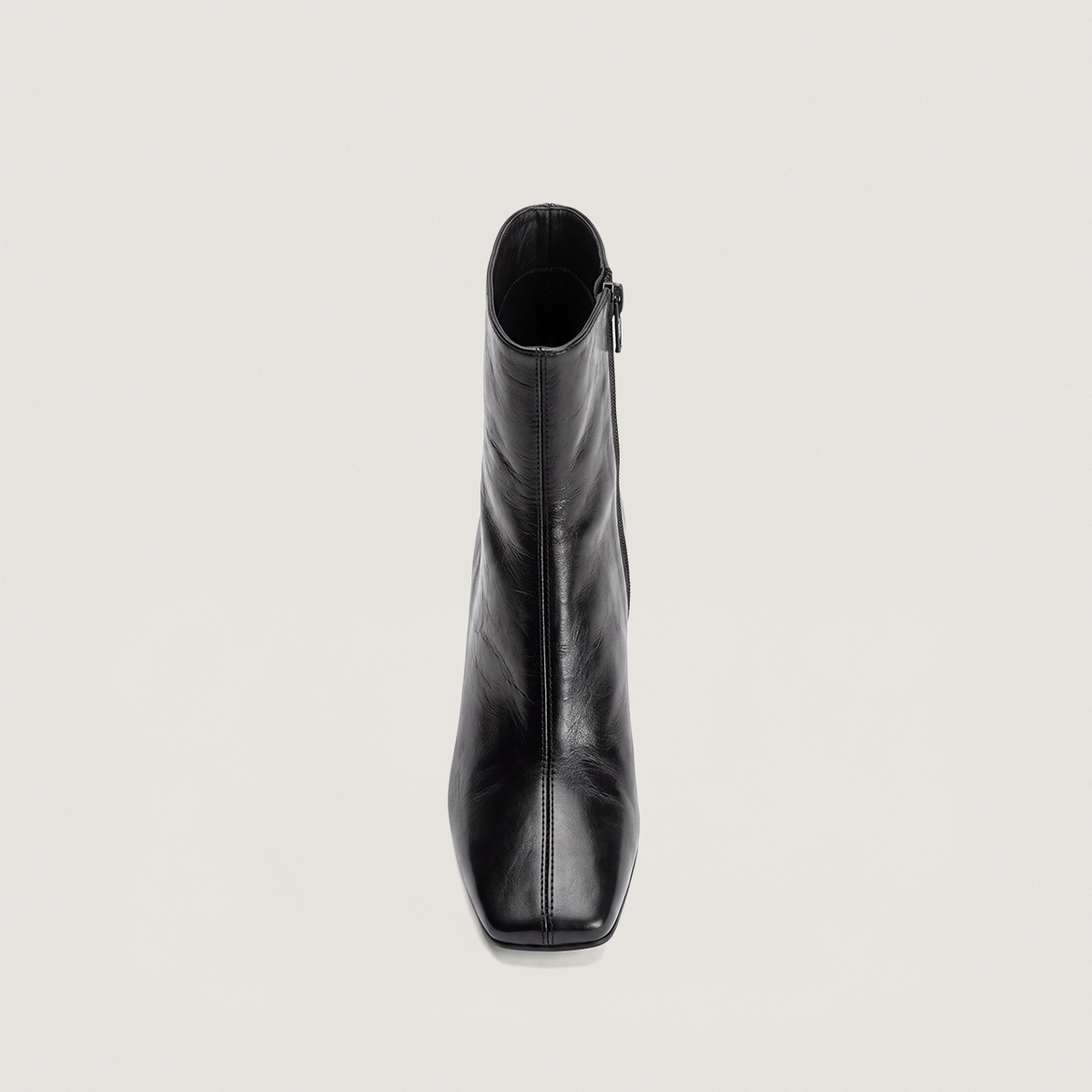 Bottines &agrave; talons et bouts carr&eacute;s noir