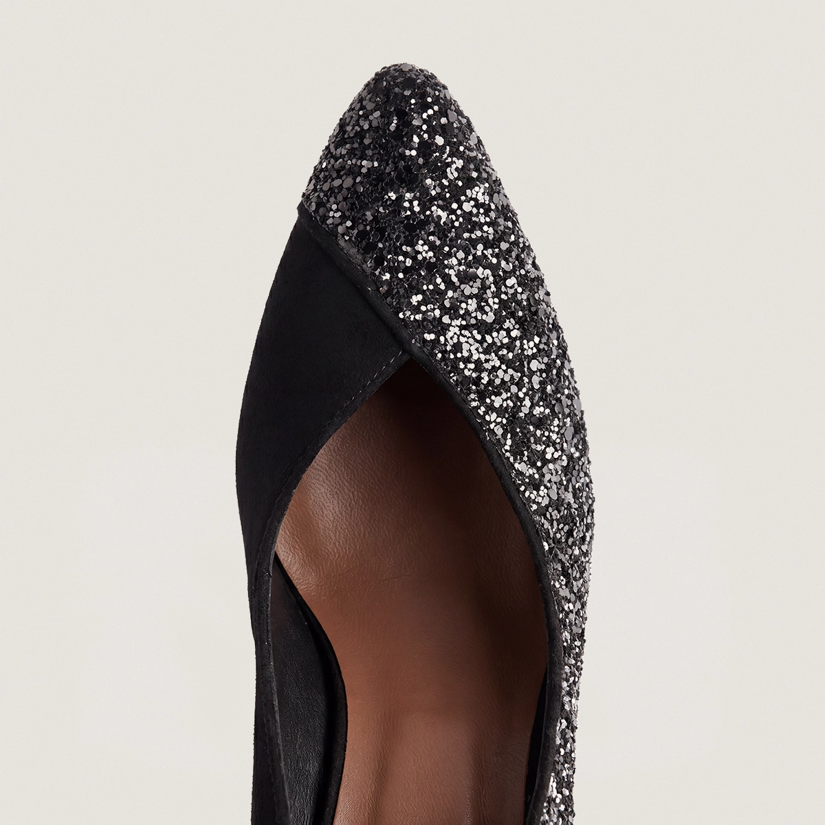 Escarpins &agrave; bouts pointus en glitter noir et velours noir | DULZURA | Jonak