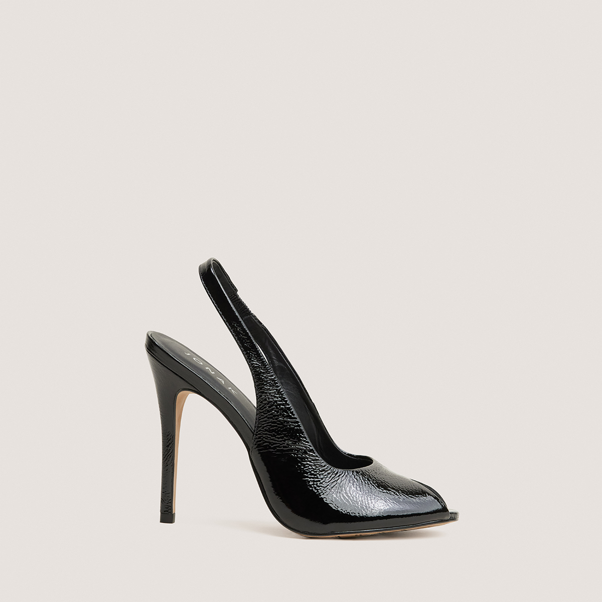 Escarpins à bouts ronds en vernis plissé noir | FATALE | Jonak