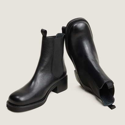 Boots Chelsea à talons et bouts ronds noir