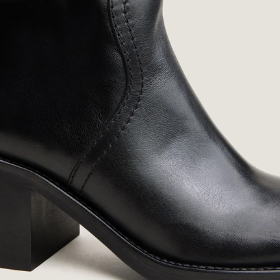 Bottines à talon noir