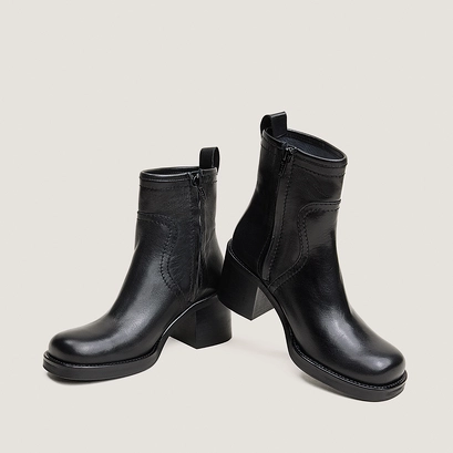 Bottines à talon noir