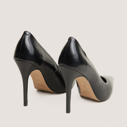 Escarpins à bouts pointus en cuir noir | FURTIVE | Jonak