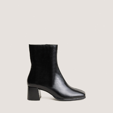 Bottines &agrave; talon noir