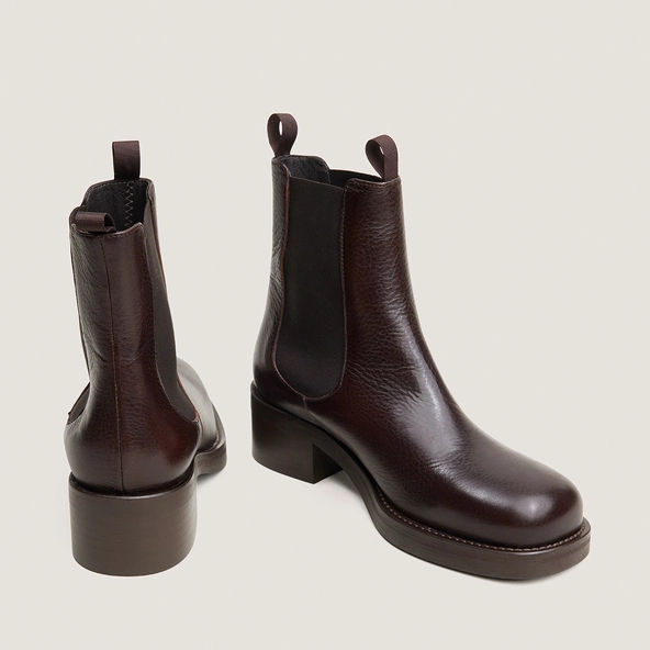 Boots Chelsea à talons et bouts ronds en cuir grainé marron foncé | DIALO | Jonak