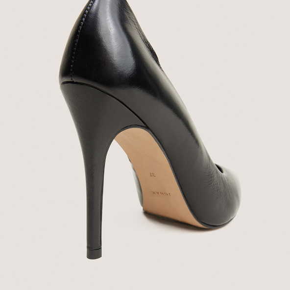Escarpins à bouts pointus en cuir noir | FURTIVE | Jonak