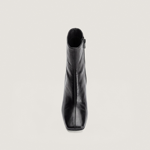 Bottines &agrave; talons et bouts carr&eacute;s noir