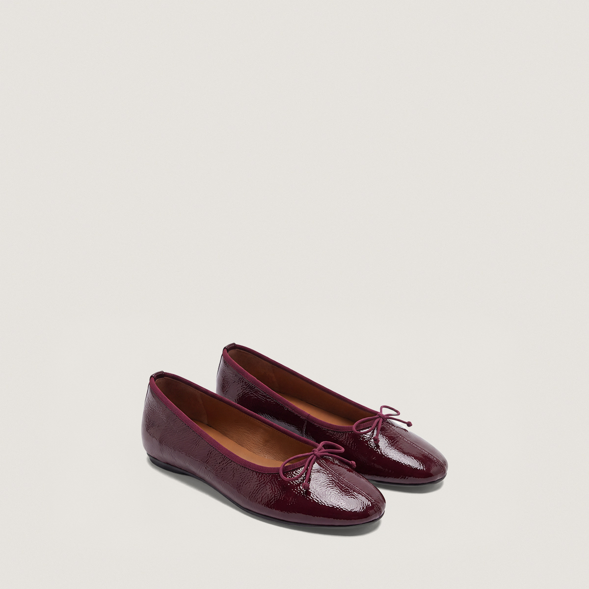 Ballerines à petits lacets en vernis plissé bordeaux | DALLETTE | Jonak