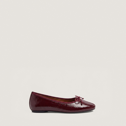 Ballerines &agrave; petits lacets en vernis pliss&eacute; bordeaux | DALLETTE | Jonak