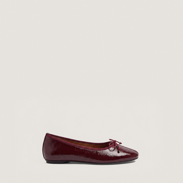 Ballerines à petits lacets en vernis plissé bordeaux | DALLETTE | Jonak