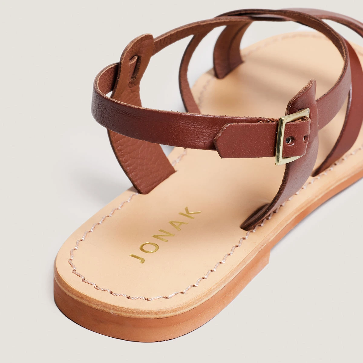 Nu-pieds à brides croisées en cuir cognac | WISCHIA | Jonak