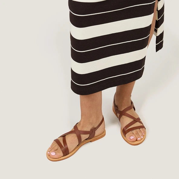 Nu-pieds à brides croisées en cuir cognac | WISCHIA | Jonak