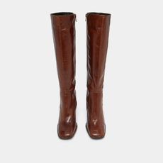 Bottes hautes &agrave; bouts carr&eacute;s marron