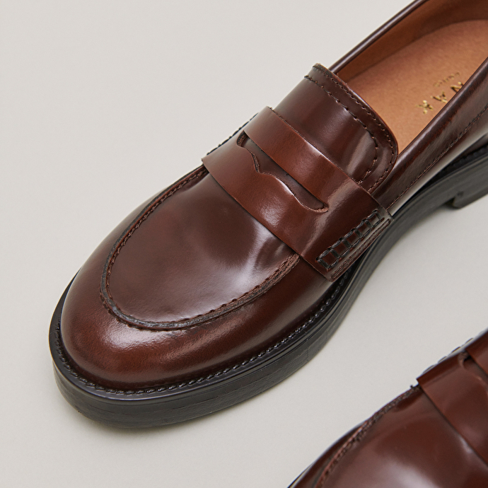Mocassins à bouts ronds en cuir patiné marron | MIRNA | Jonak
