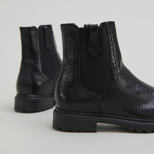 Boots à semelles crantées et élastiques en reptile noir | CANDIDE | Jonak