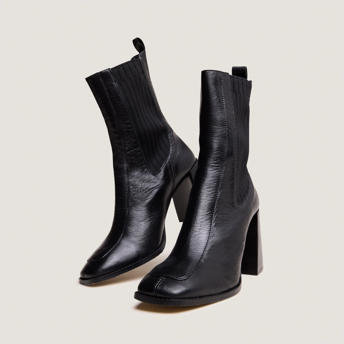 Bottines à talons hauts en cuir noir | VANTI | Jonak