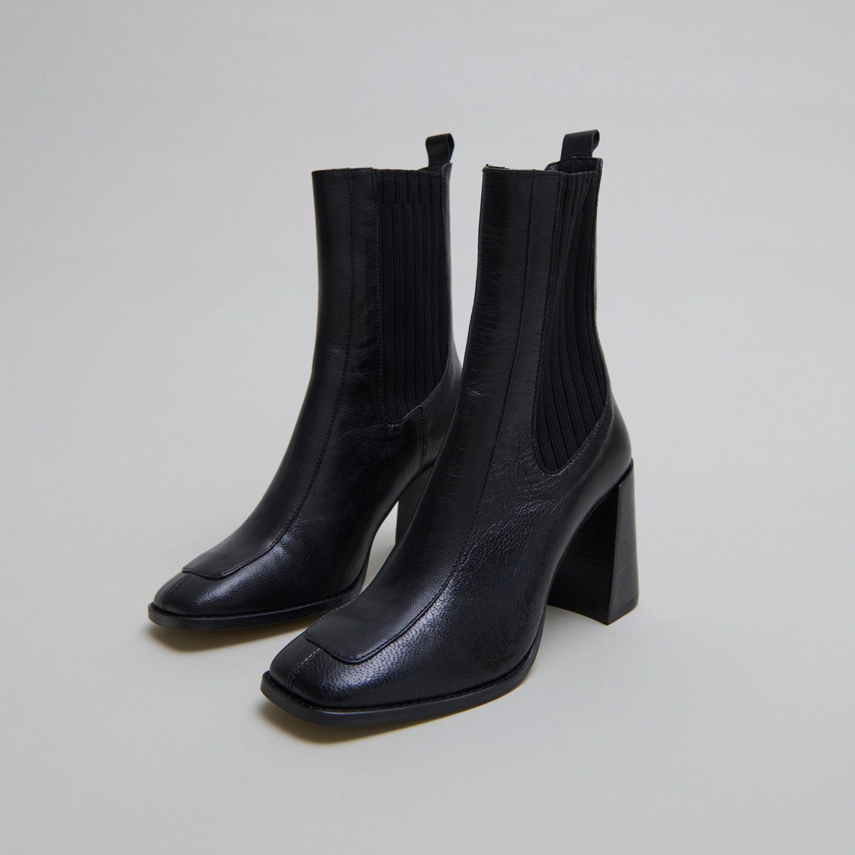 Bottines à talons hauts en cuir noir | VANTI | Jonak