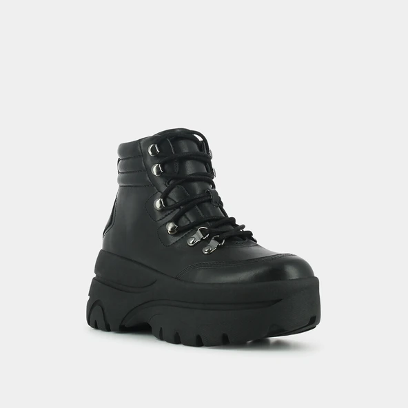 Boots à lacets et semelles plateformes en cuir noir | GASTON | Jonak