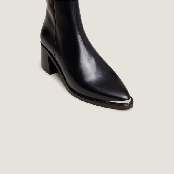 Bottines à talons et embouts argentés en cuir noir | DELO | Jonak