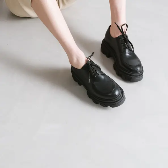 Derbies à semelles crantées en cuir noir | DEMER | Jonak