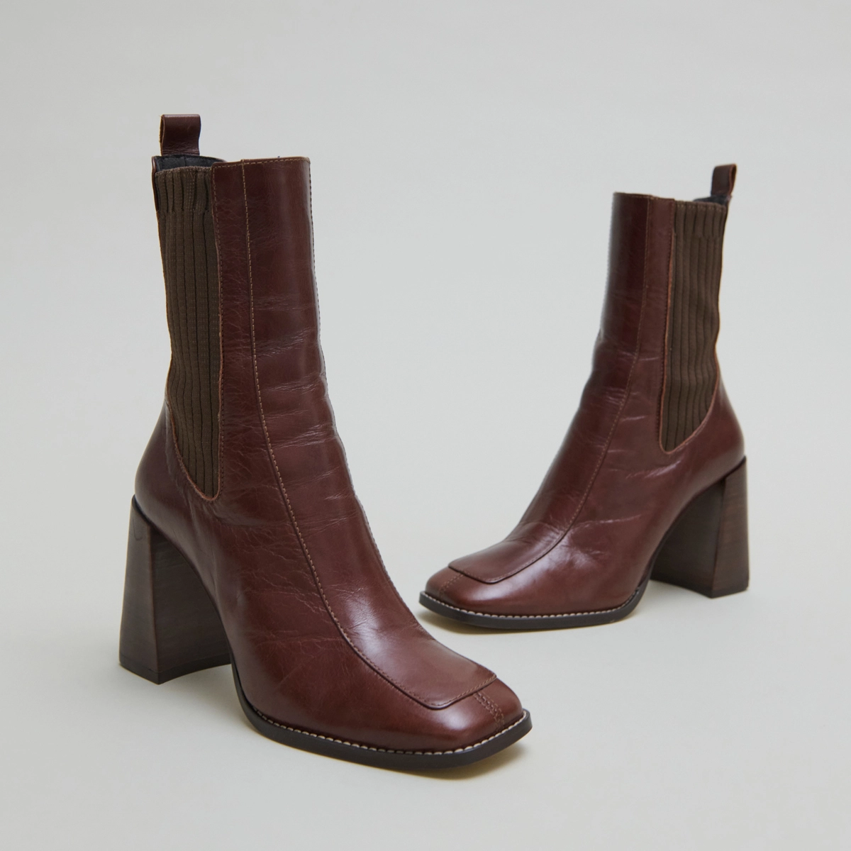 Bottines à talons hauts en cuir brillant marron | VANTI | Jonak