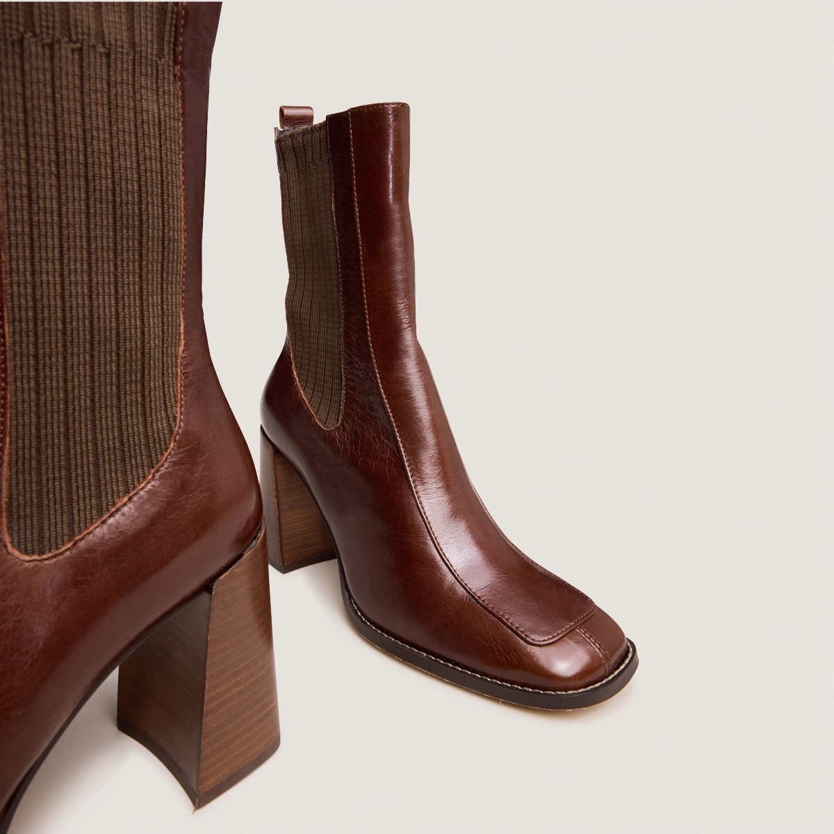Bottines à talons hauts en cuir brillant marron | VANTI | Jonak