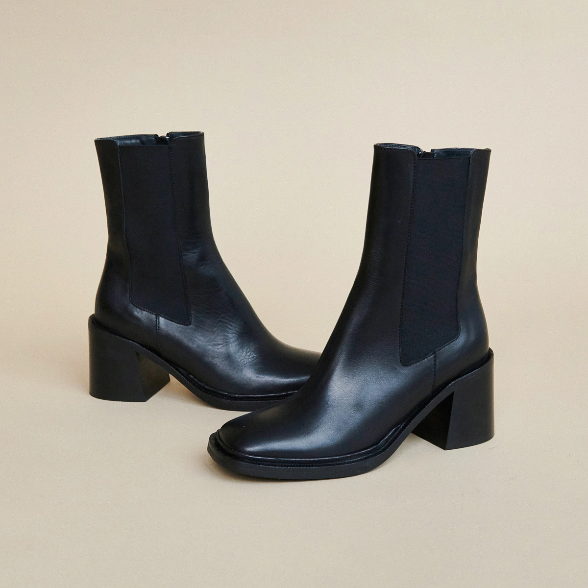 Bottines à talons en cuir noir | DANUBE | Jonak