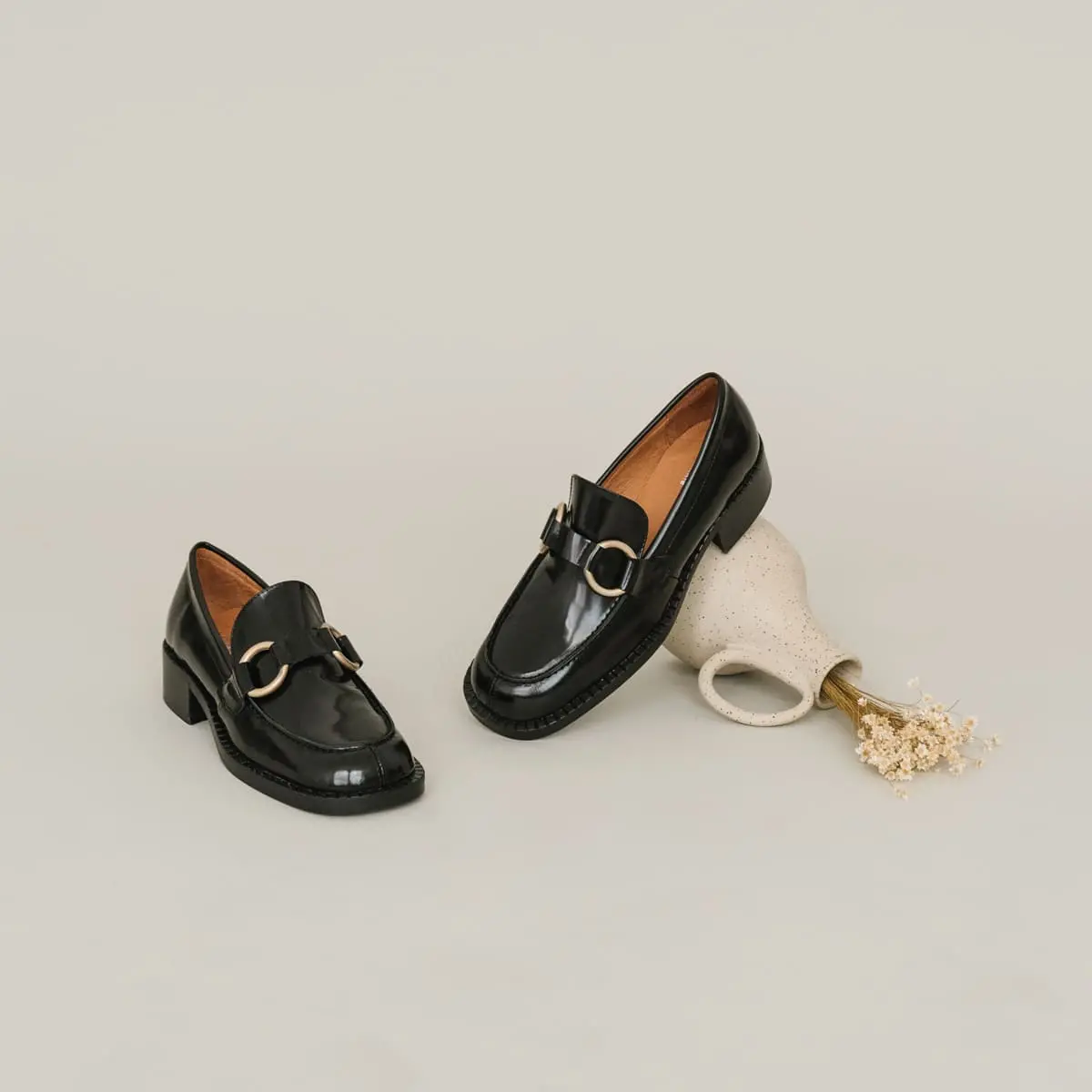 Mocassins &agrave; boucles en cuir noir | BELINDA | Jonak