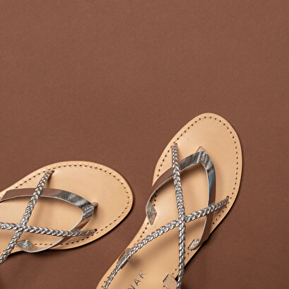 Sandales à brides tressées en cuir metallisé argent | WARREN | Jonak