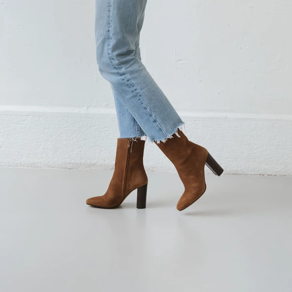 Bottines à talons en velours marron | VALORIS | Jonak