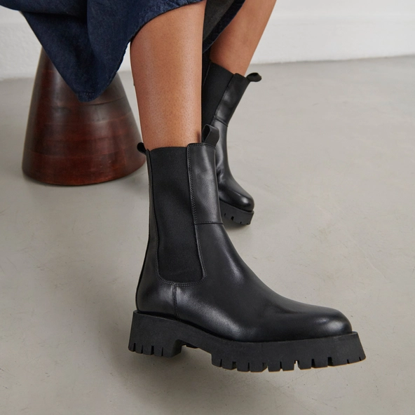 Bottines &agrave; plateformes en cuir noir | RIDLE | Jonak